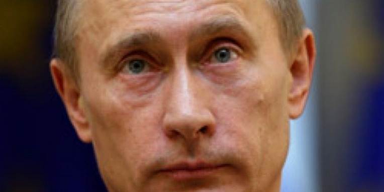 Vladimir Putin ventes om en måned at blive genvalgt til præsident efter en fireårig periode som premierminister.