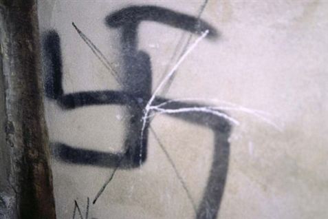 Nazisterne i Århus viste i går at de, som demonstranterne ville fortælle, er farlige.