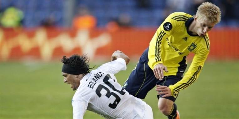 40 klubber, heriblandt Barcelona, skulle angiveligt have været til stede på Brøndby Stadion, da der søndag var New Firm.