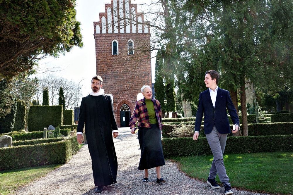 billede af Dronning Margrethe og prins Christian