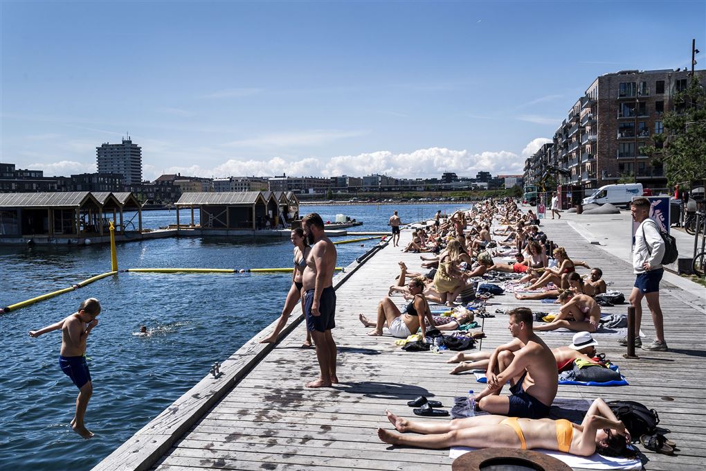 Folk bader i Nordhavn