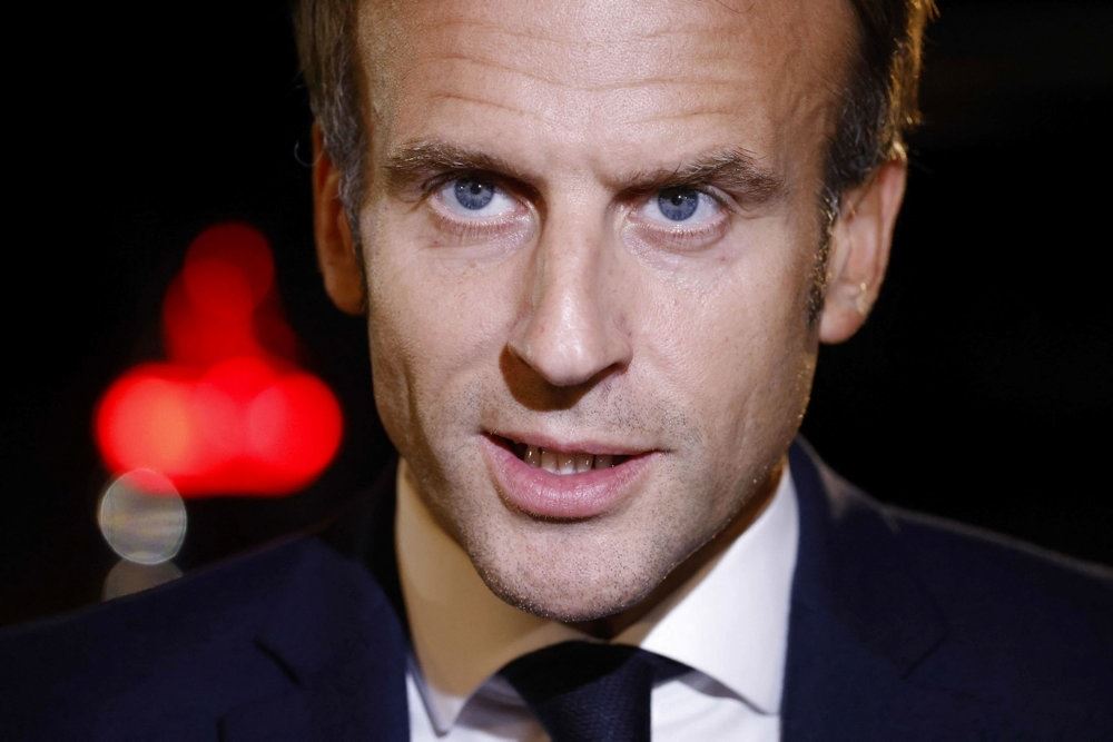 Macron: Hård tone om corona før valgkamp