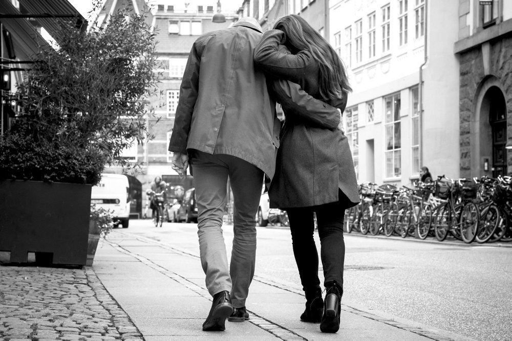 par går på gaden