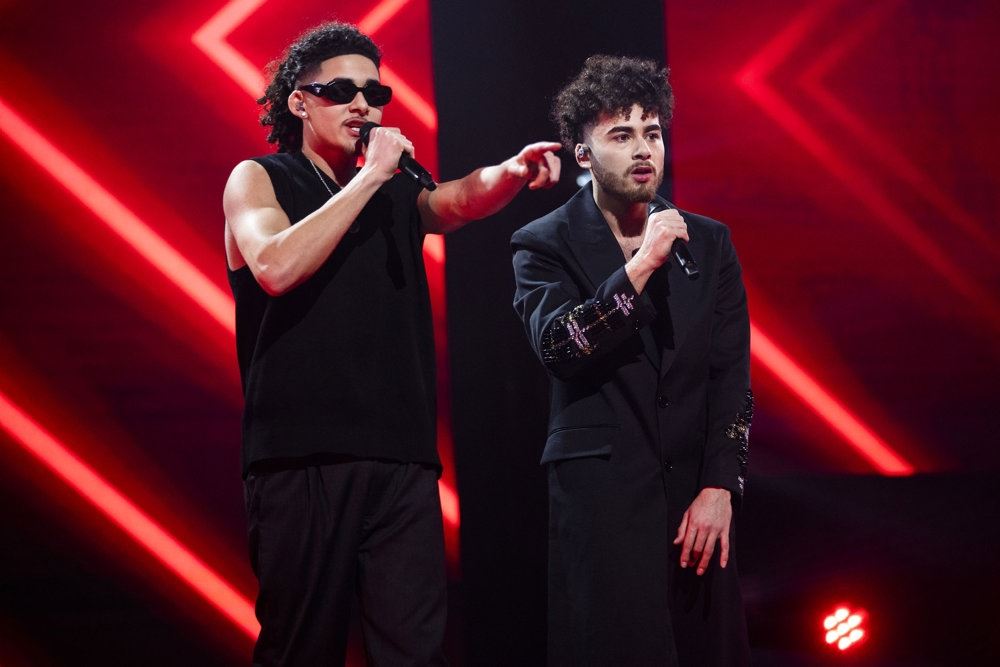 Lorenzo og Charlo på scenen i X Factor 