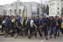 demonstranter med det ukrainske flag