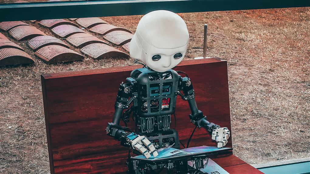 robot med computer