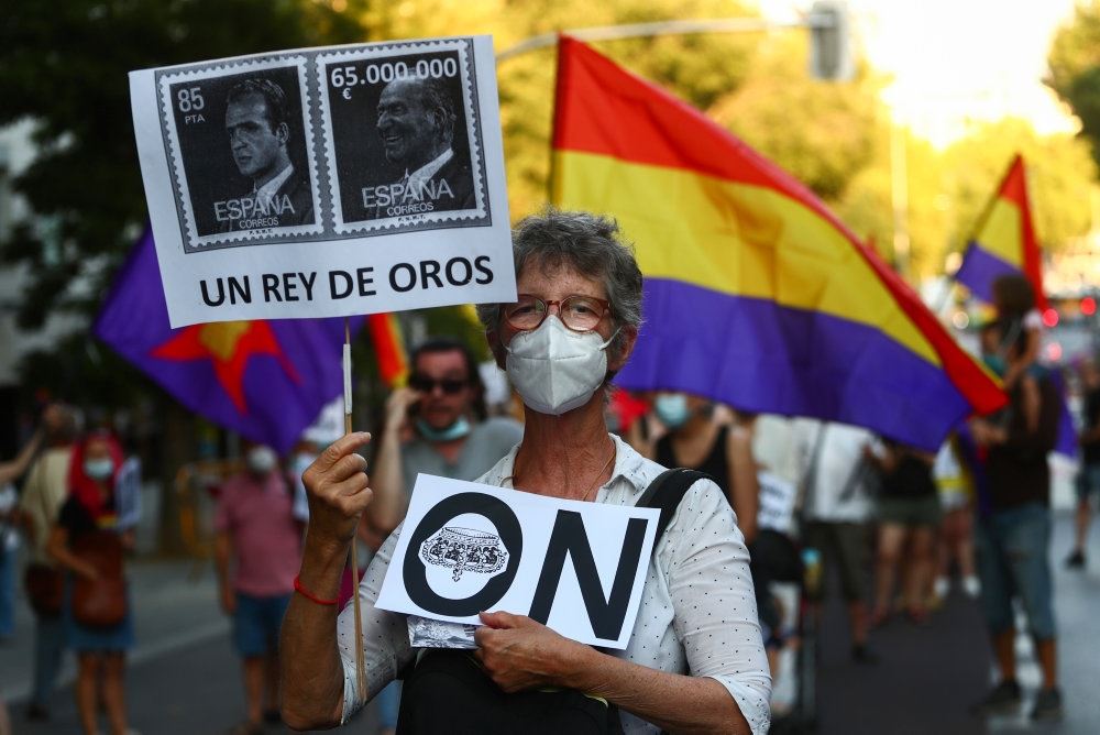 Spanske demonstranter demonstrerer mod ekskongen Juan Carlos