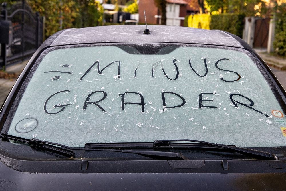 iset bilrude med påskriften minusgrader