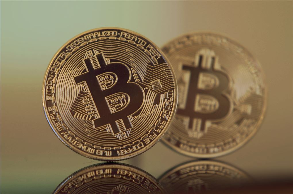To Bitcoin-mønter.