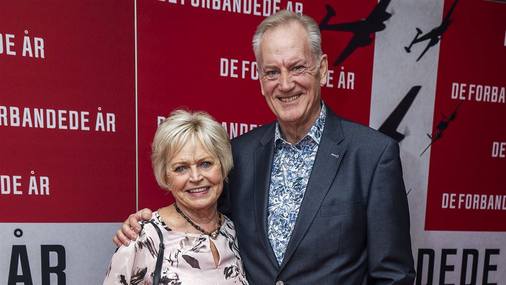 Hilda og Keld Heick på den røde løber. Keld har armen om sin hustru.