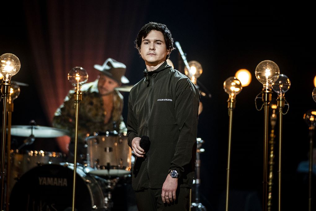 Lukas Forchhammer på scenen med bandet Lukas Graham under årers DMA