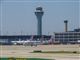 fly og kontroltårn i chicagos internationale lufthavn