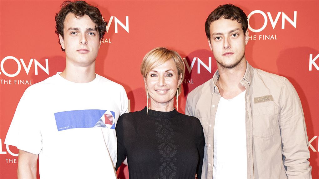 Natasja Crone til premiere med sine to sønner, Noah og Samuel.