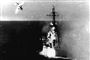 kamikazeangreb fra japansk fly i søslag under 2. verdenskrig 