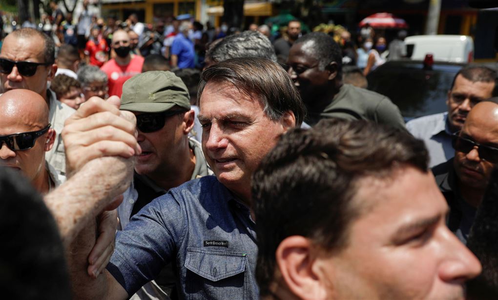 Bolsonaro ses i folkemængde