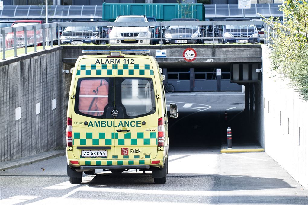 En ambulance set bagfra på vej til Rigshospitalet.