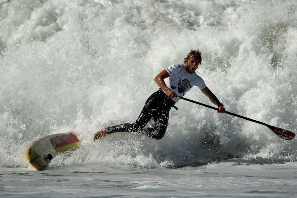 Casper Steinfath på surfbræt