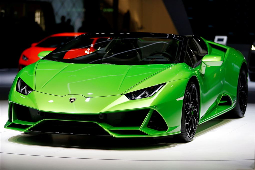 En grøn Lamborghini til et motorshow
