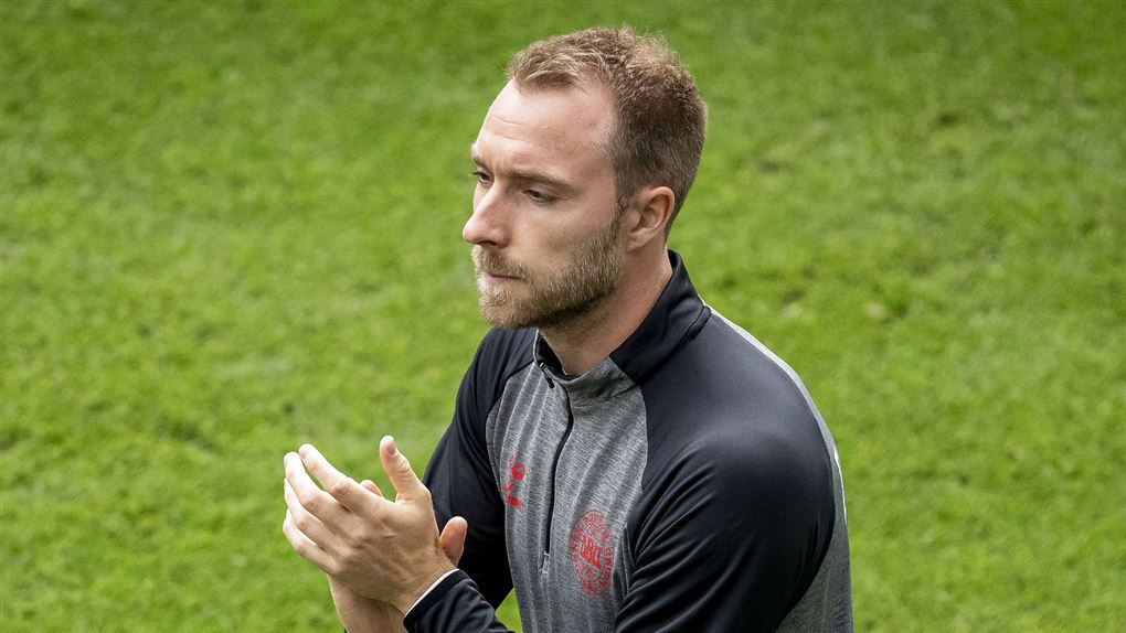 Eriksen fotograferet inden kampen mod Finland gik i gang