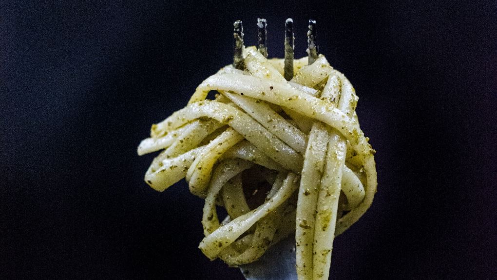 billede af pasta på en gaffel
