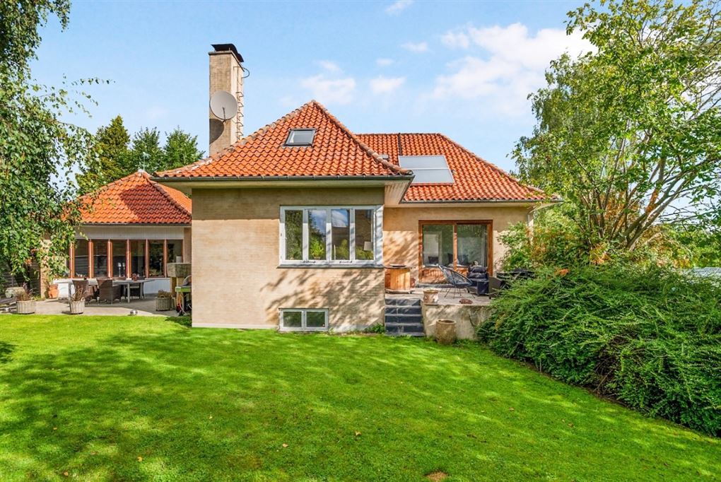 villa set fra haven