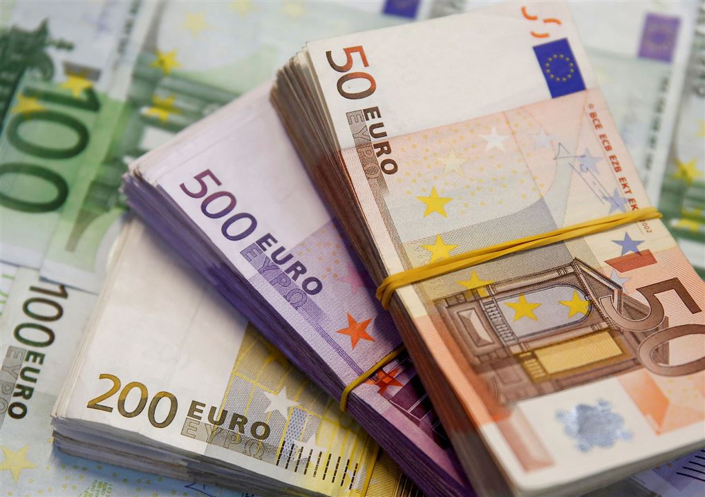 euro-sedler set tæt på