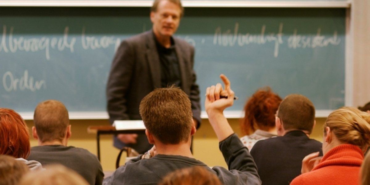 Hvor Meget Tjener En Gymnasielærer