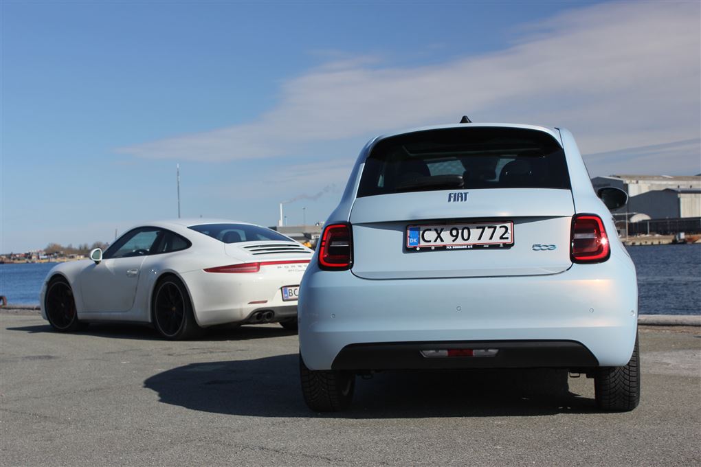 En Fiat bagfra