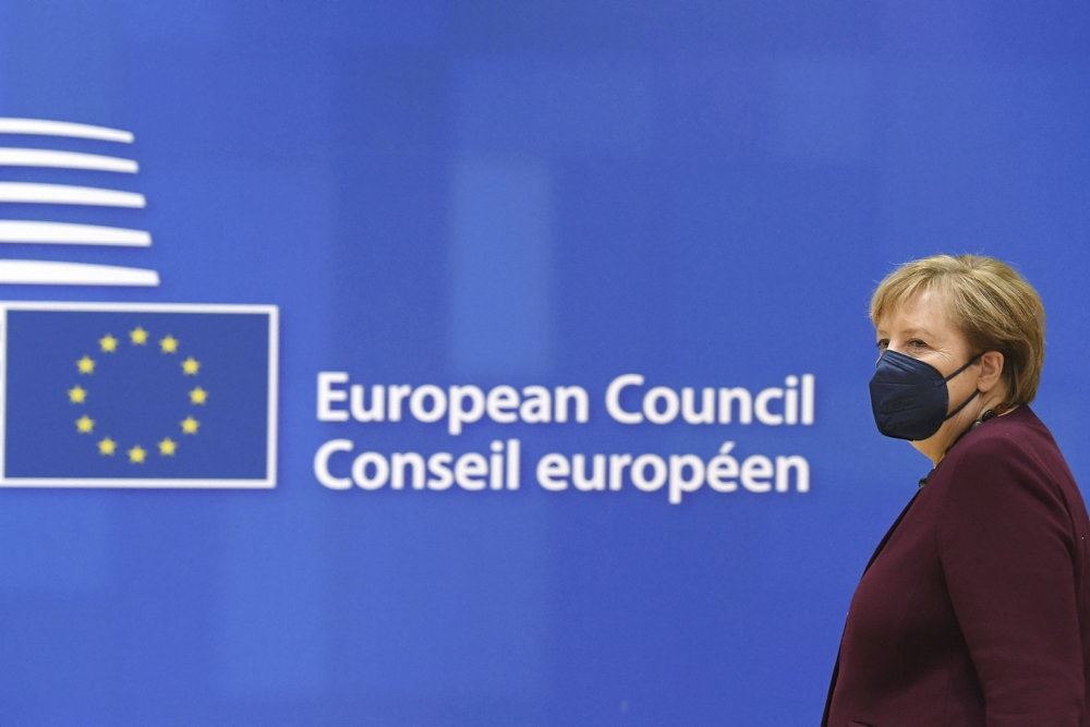 Merkel med mundbind