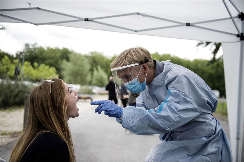kvinde testes med podepind 
