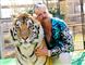 Joe Exotic med tiger