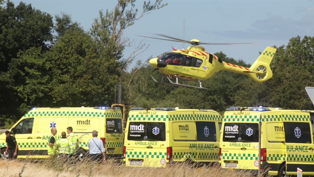 ambulancer og helikopter