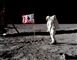 astronaut ses på månen