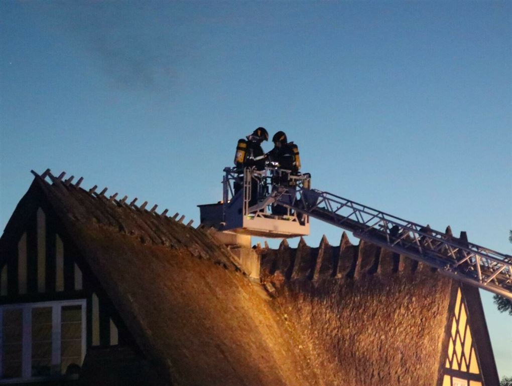 brand hejst op over taget