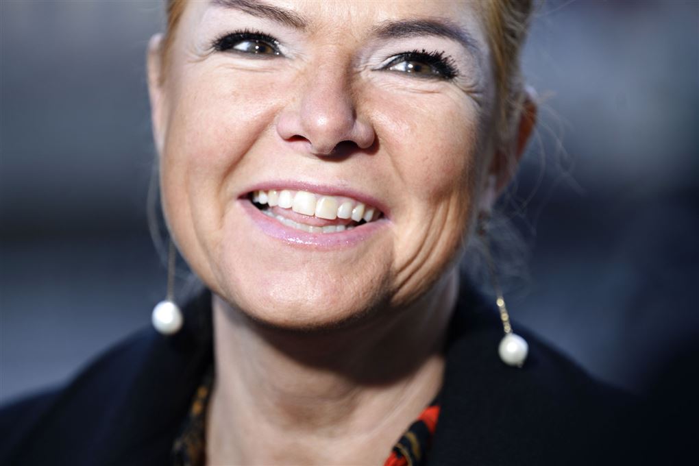 Inger Støjberg smiler
