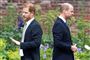 Prins Harry og prins William med ryggen mod hinanden.