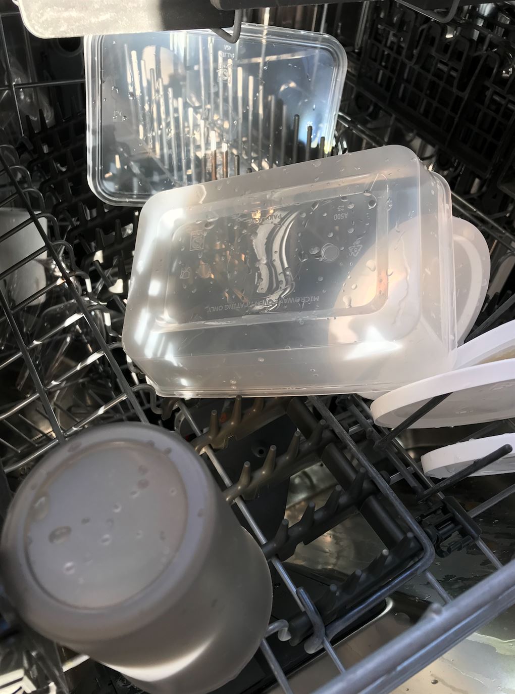 Plastik i en opvaskemaskine