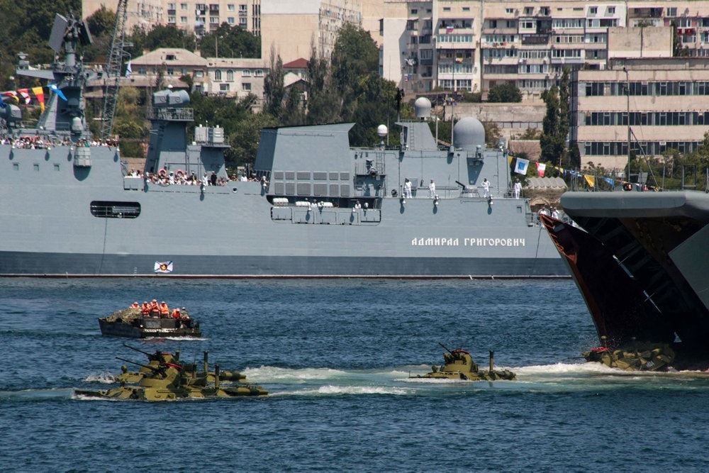 krigsskibe i havn