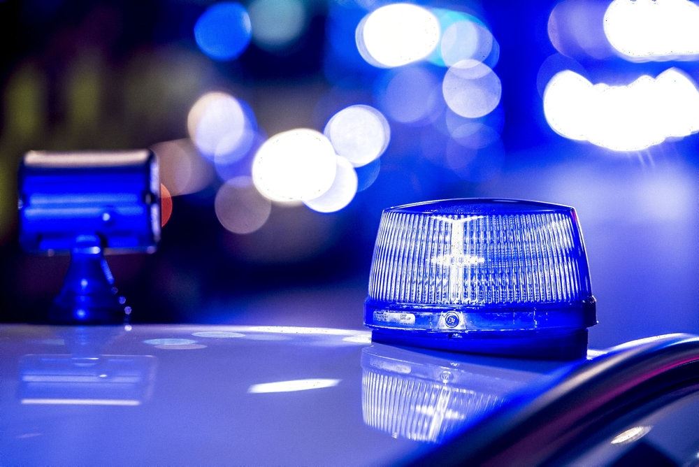 Blå blink på en politibil