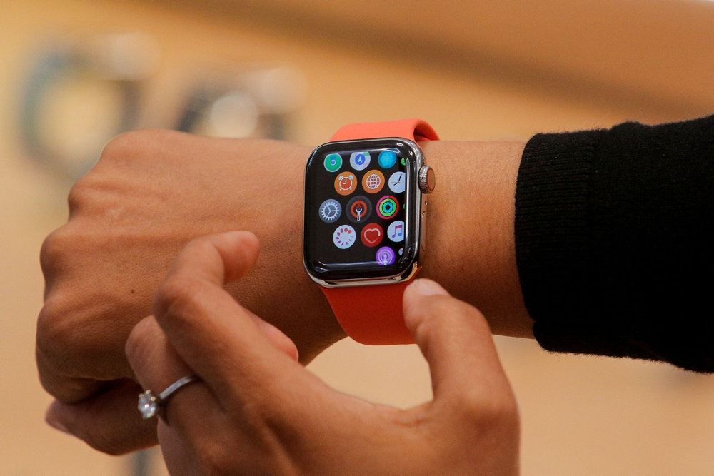 person med smartwatch