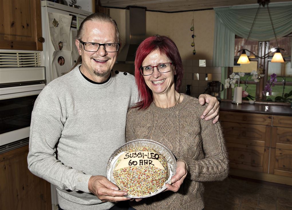 par poserer med kage