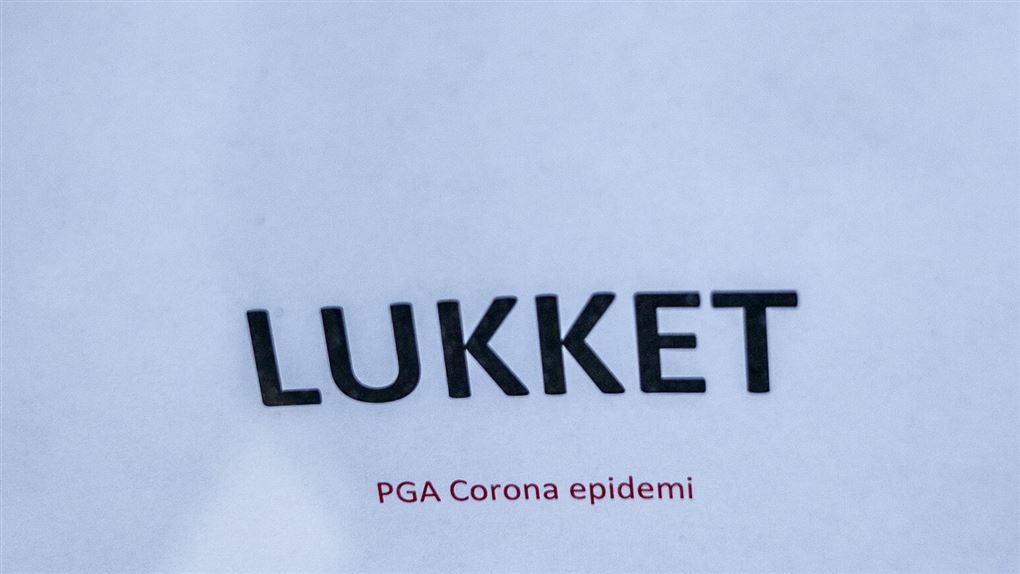 et skilt med teskten lukket
