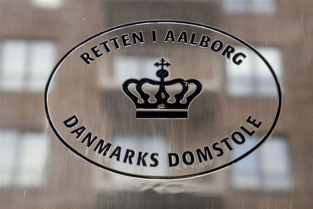 skilt foran retten i aalborg
