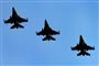 3 F-16 fly i luften
