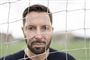 Kåre Quist ser alvorlig ud igennem et fodboldmål