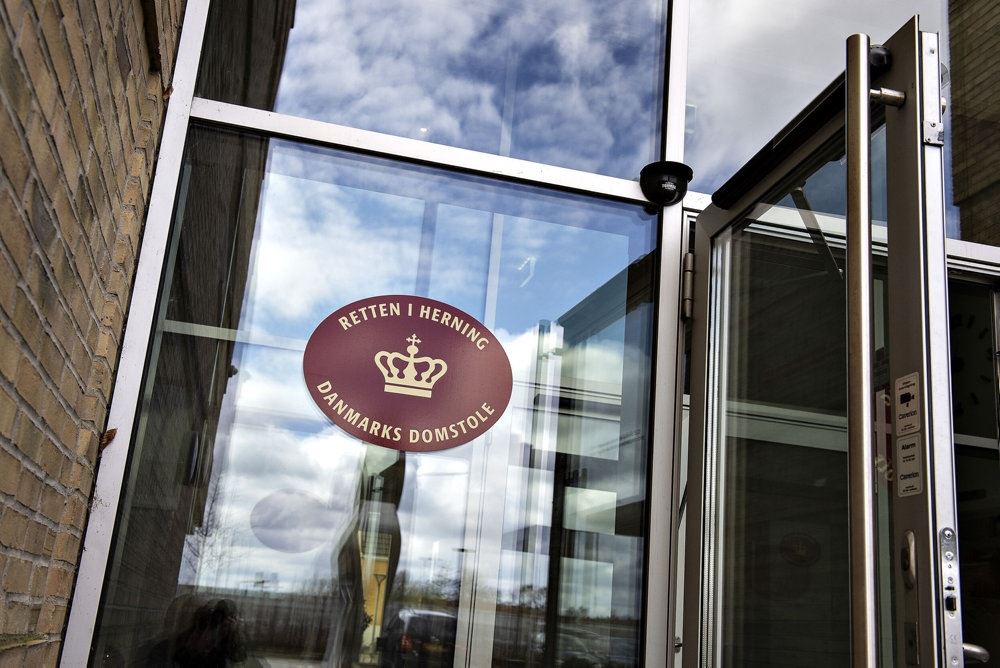 Retten ude fra