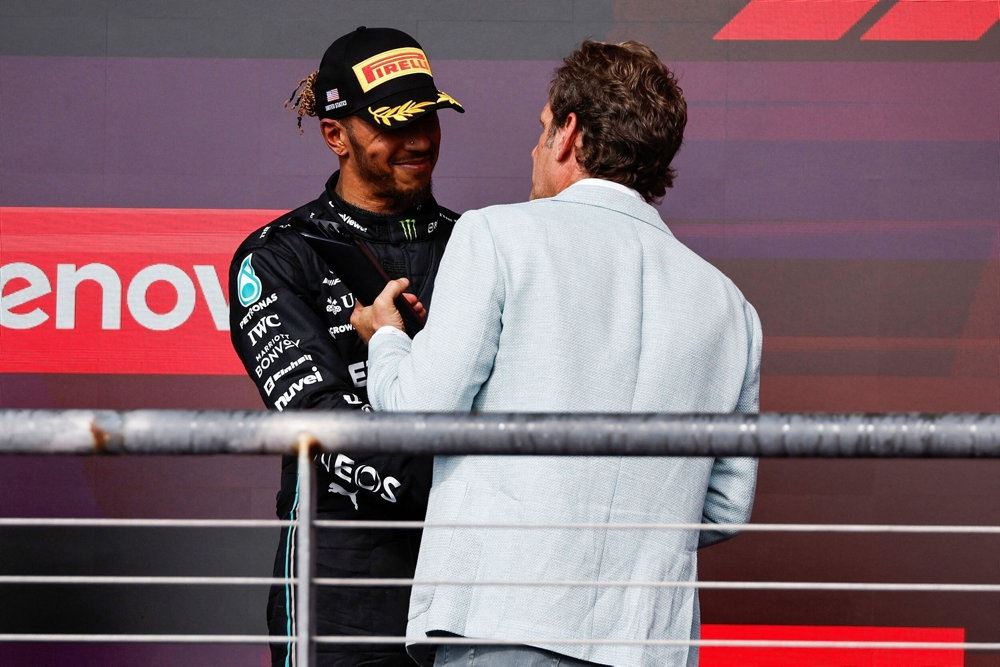 formel 1-kører på podiet