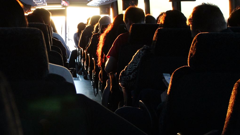 en bus med passagerer