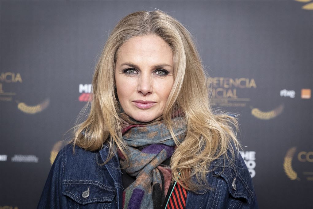 Genoveva Casanova på en rød løber.
