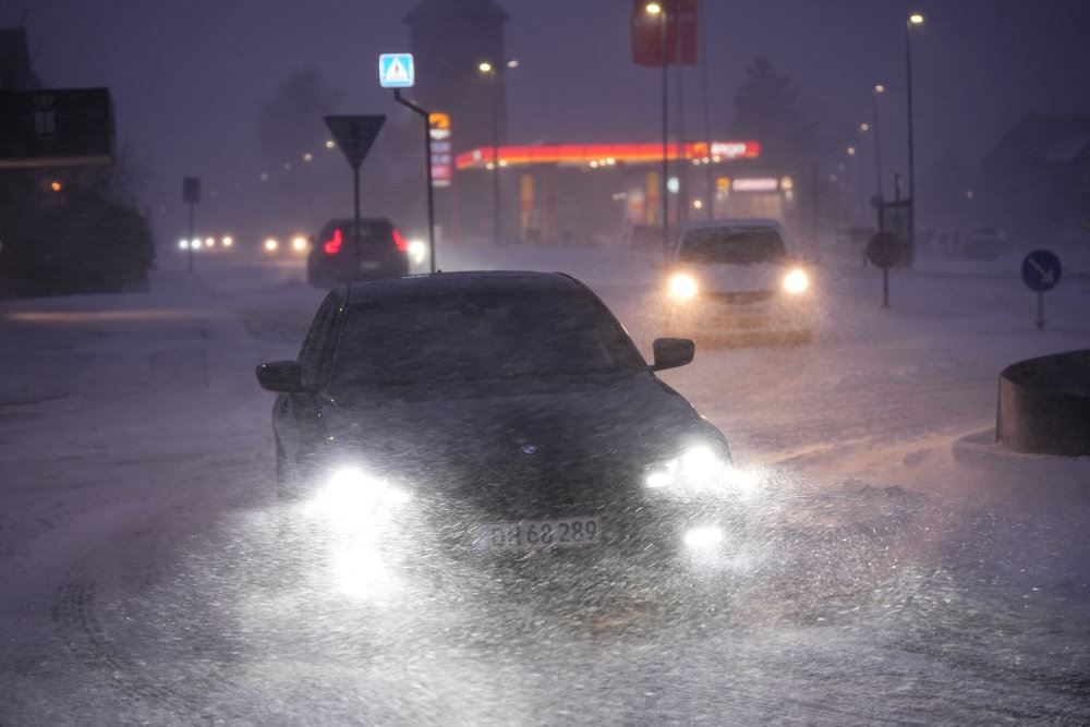 bil opg trafik i uvejr